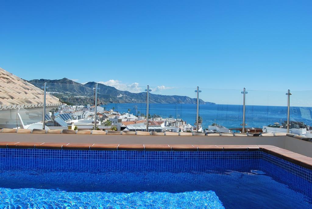Apartamentos Plaza Nerja Luaran gambar