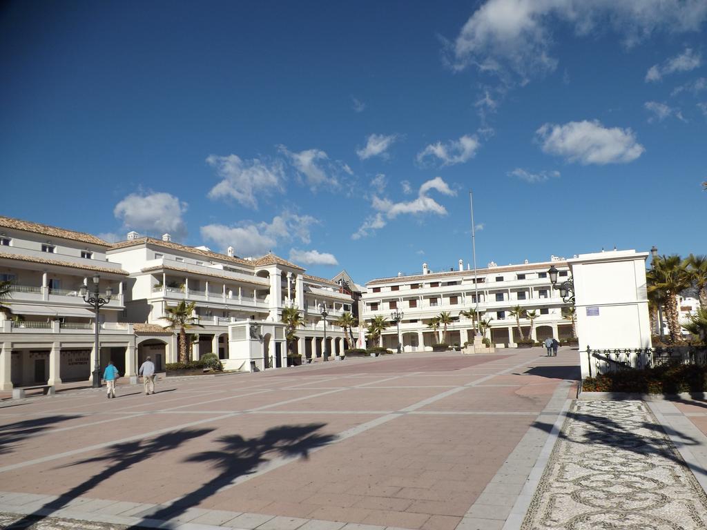 Apartamentos Plaza Nerja Luaran gambar