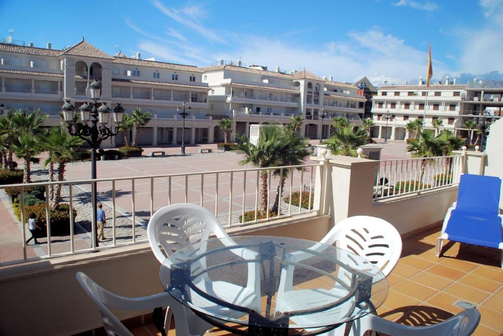 Apartamentos Plaza Nerja Bilik gambar